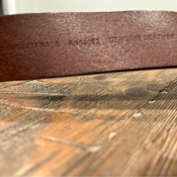 Banana Republic Men's Brown Leather Belt - Picture 5 of 6